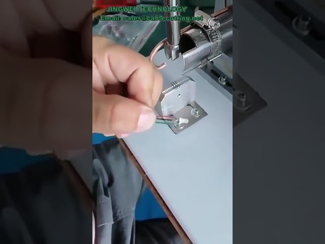 Semi-automatisk USB-datakabelfremstillingsmaskine - Loddeudstyr til USB-A og Micro-stik